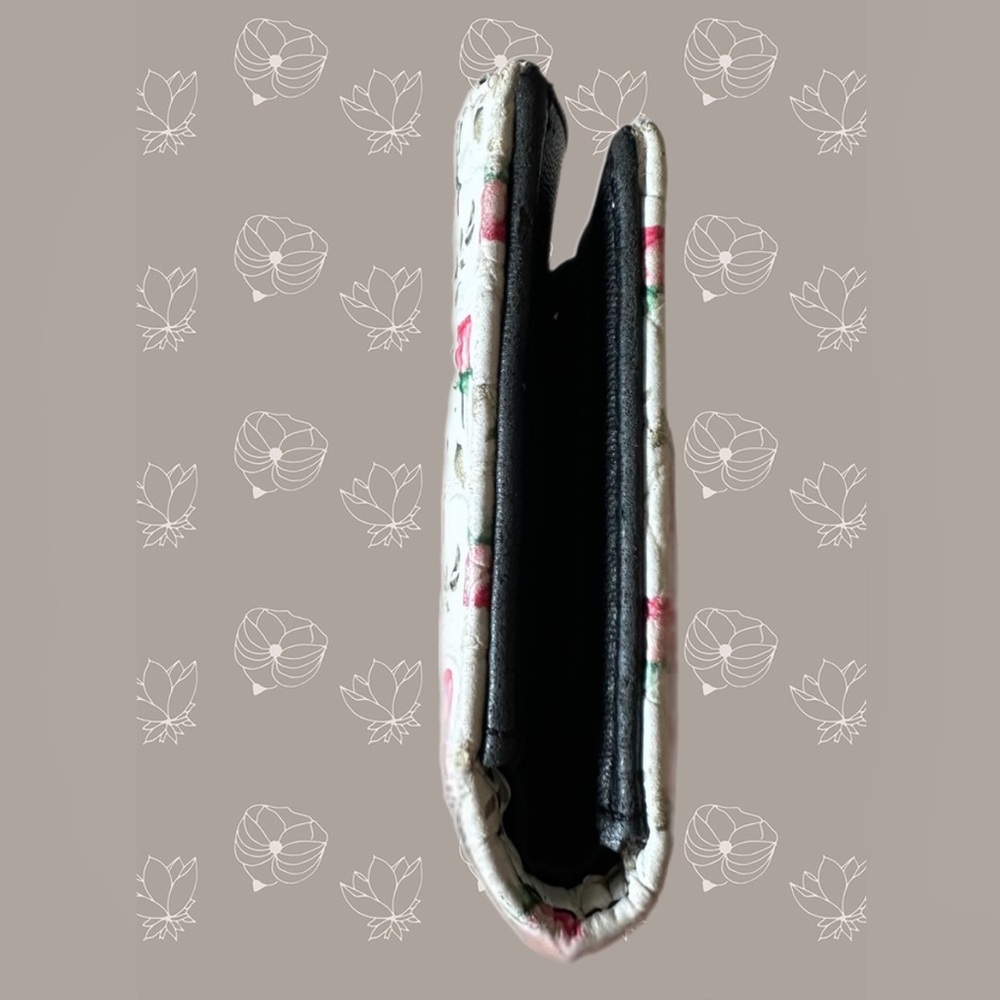 Betsey Johnson Floral Wallet/Card Case - Picture 3 of 9